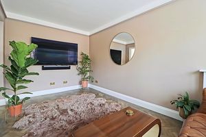 Living Room- click for photo gallery